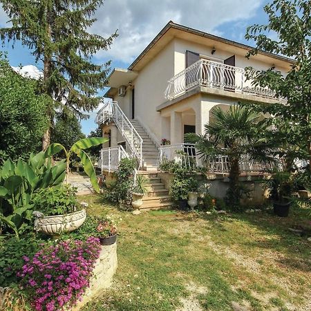2 Bedroom Pet Friendly Apartment In Lovrecica Экстерьер фото