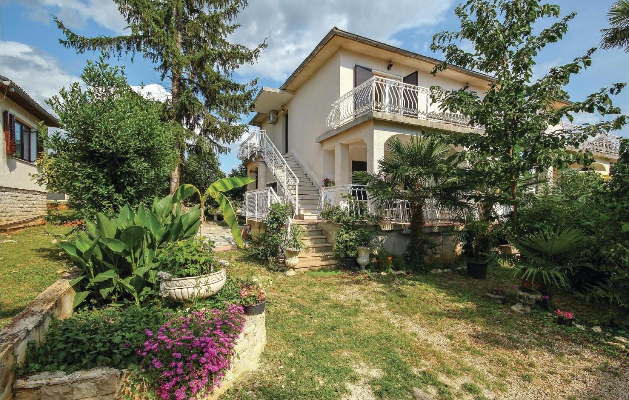 2 Bedroom Pet Friendly Apartment In Lovrecica Экстерьер фото